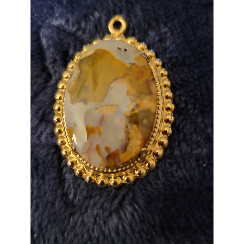 Vintage Beige & Gray Polished Stone Pendant in Gold Oval Frame